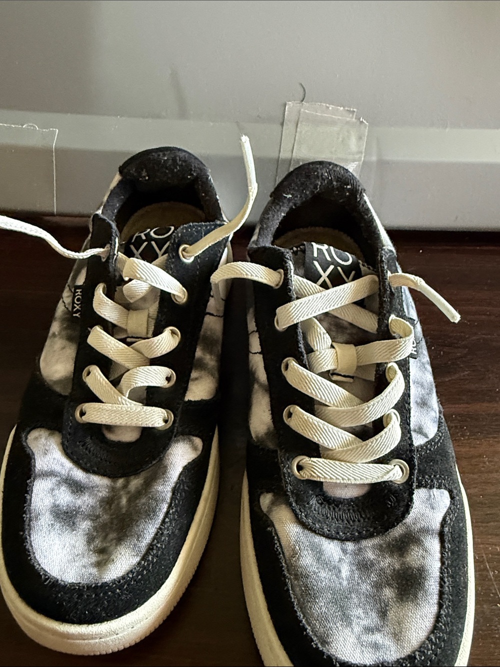 Roxy Kids Black & White Tie-Dye Lace-Up Sneakers